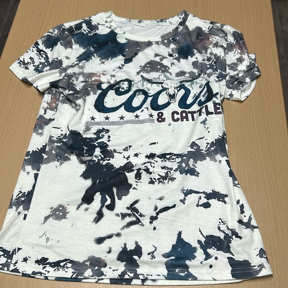 Graphic Tee, size medium